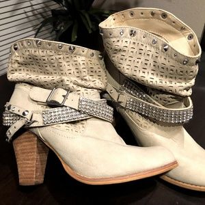 Not Rated boots from Buckle size 10m